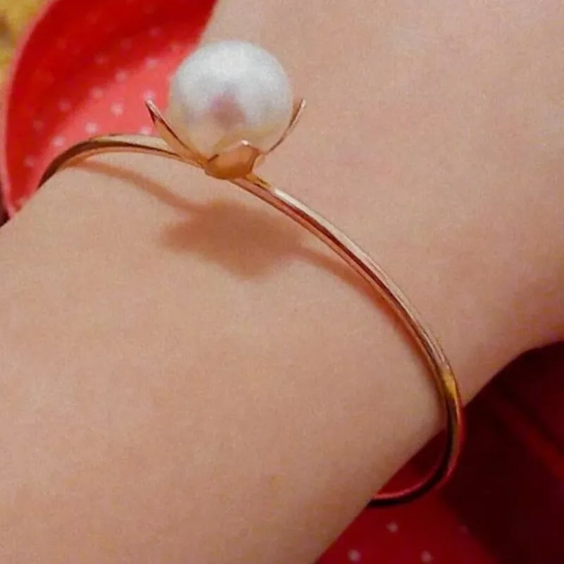 Elegant Big Pearl Bracelet