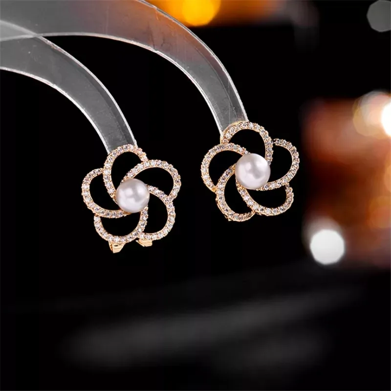 Elegant Flower Pearl Earrings