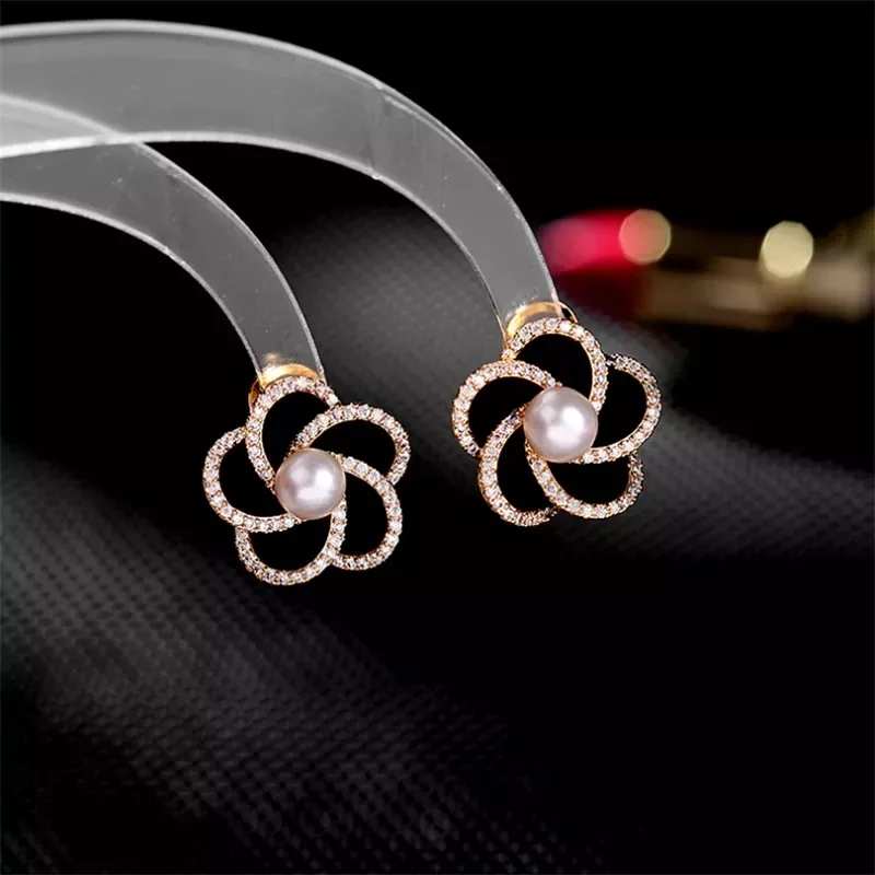 Elegant Flower Pearl Earrings