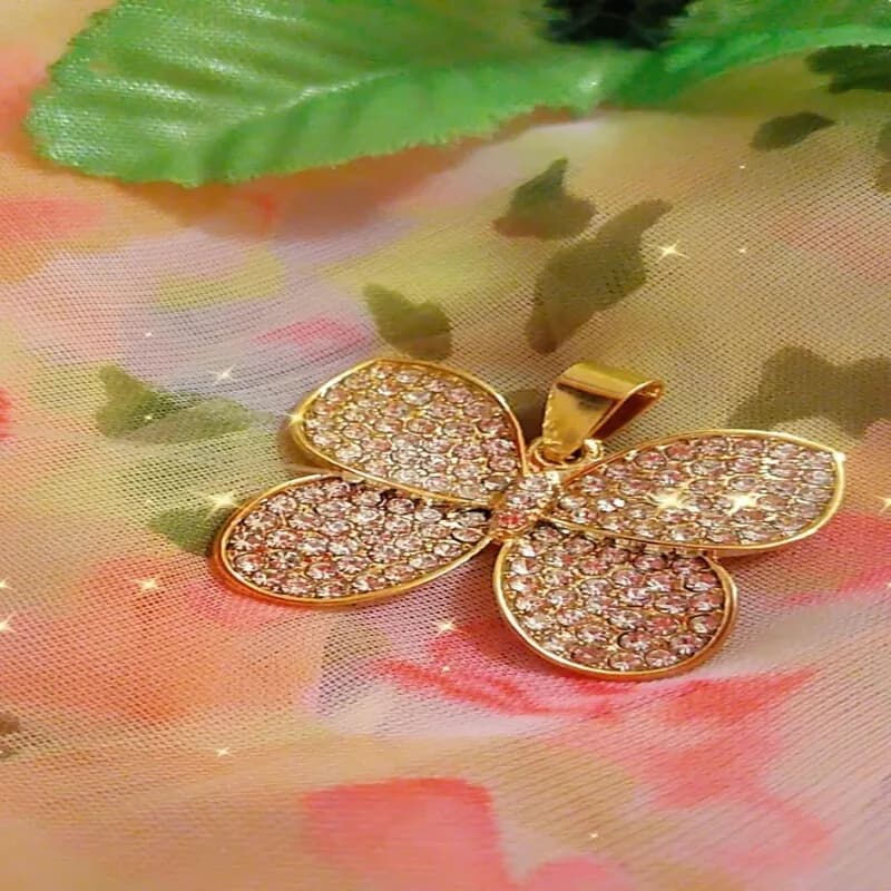 Lovely Shiny Butterfly Necklace