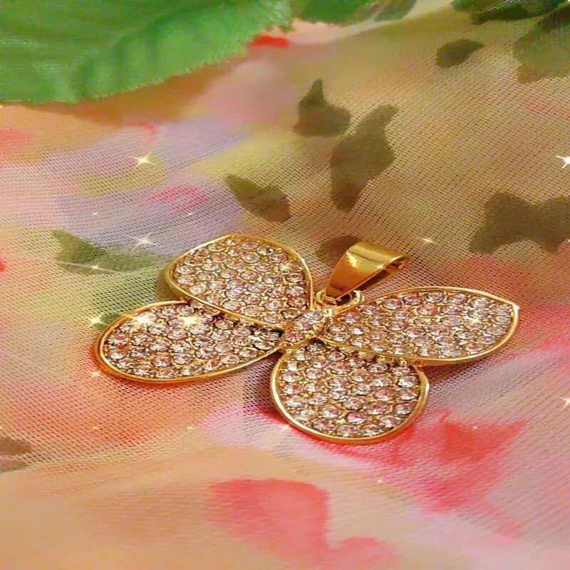 Lovely Shiny Butterfly Necklace