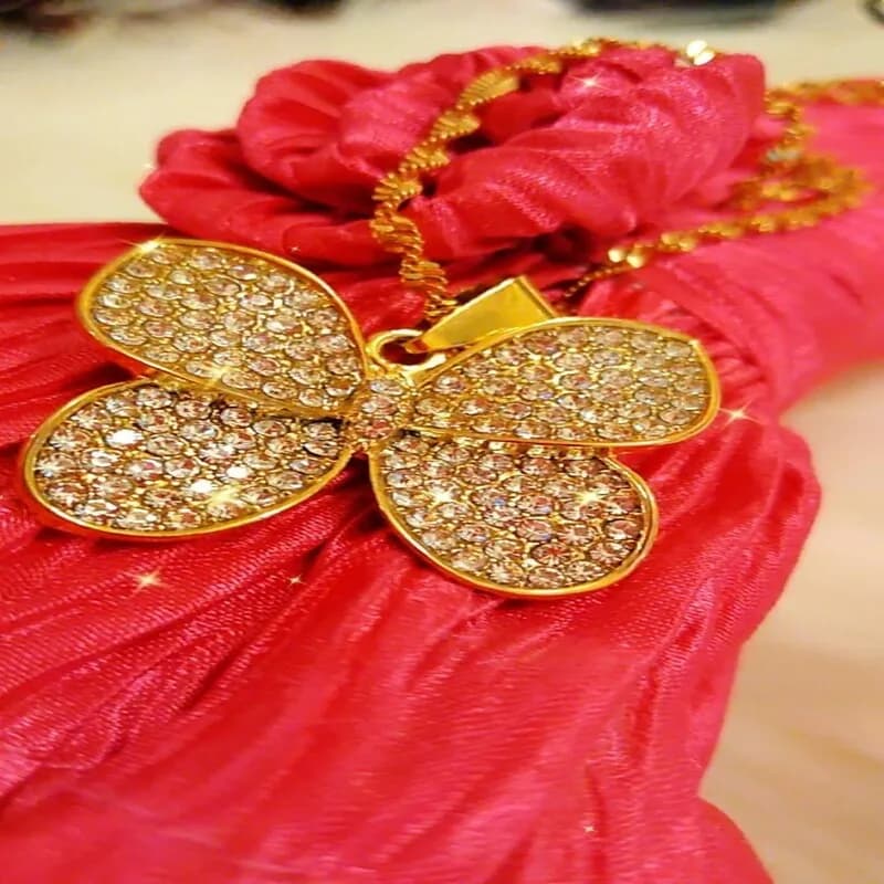 Lovely Shiny Butterfly Necklace