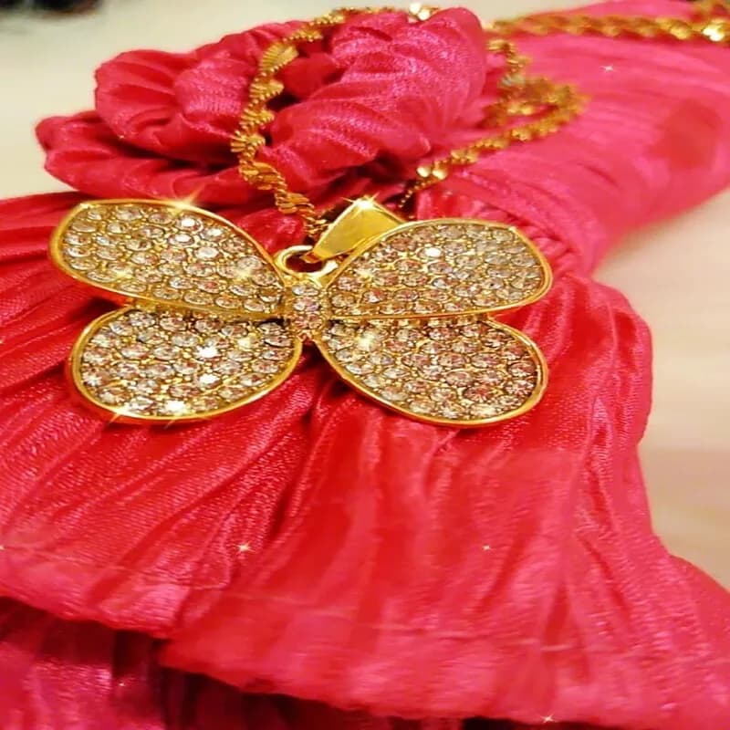 Lovely Shiny Butterfly Necklace