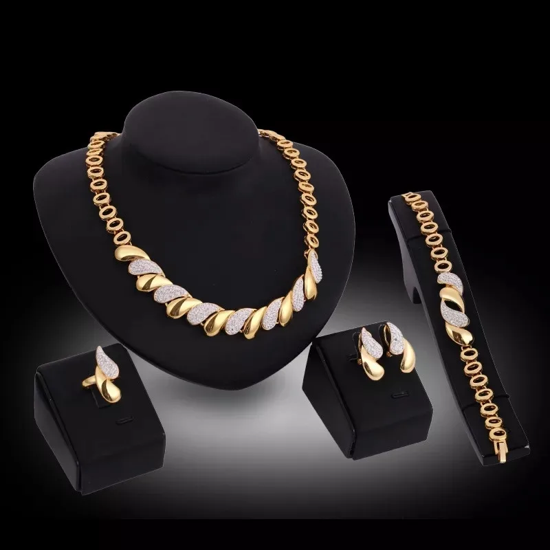 Luxurious Trendy Crystal Set