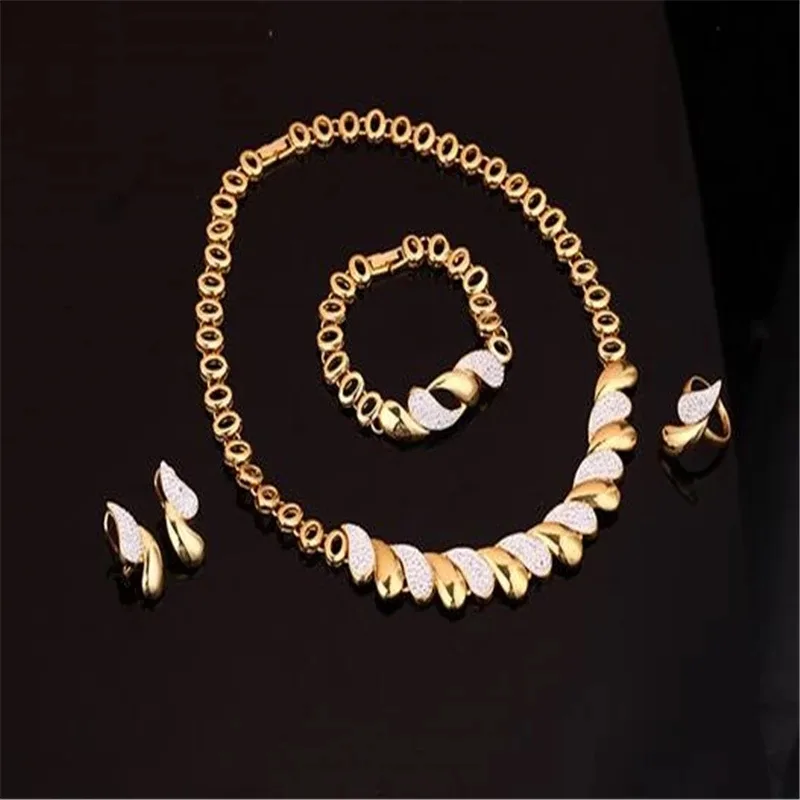 Luxurious Trendy Crystal Set