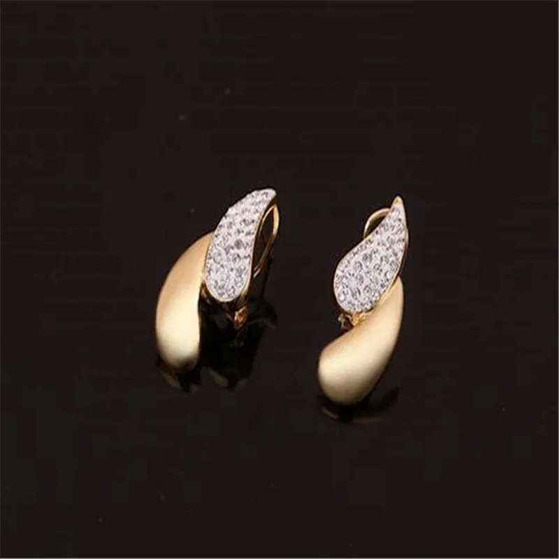 Luxurious Trendy Crystal Set