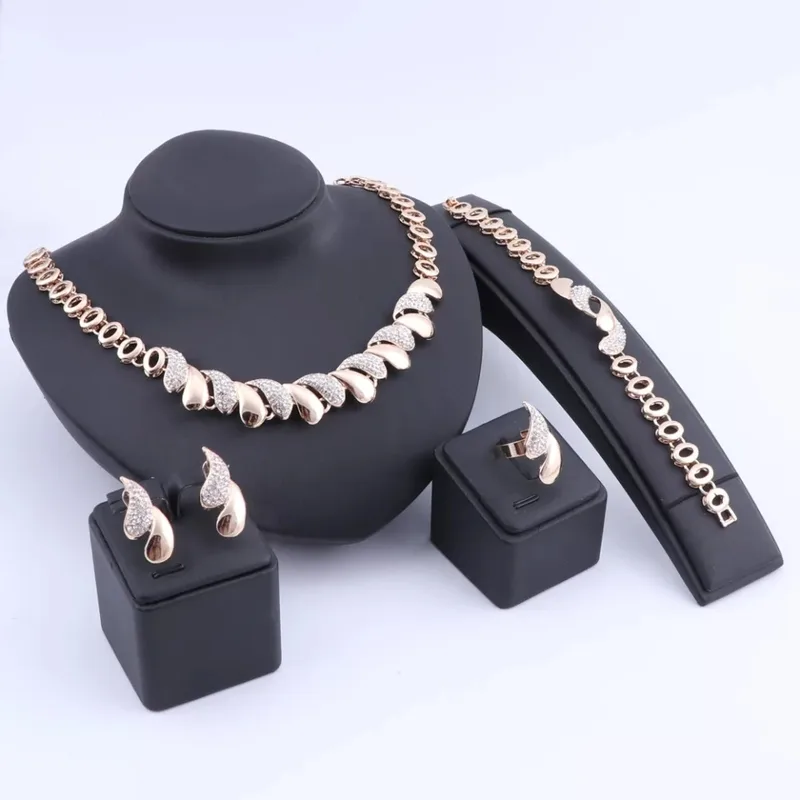 Luxurious Trendy Crystal Set