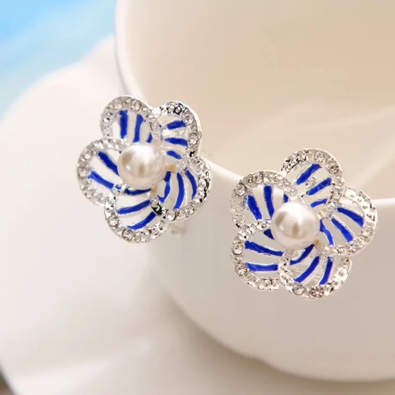 Luxury Pearl Flowers Earrings