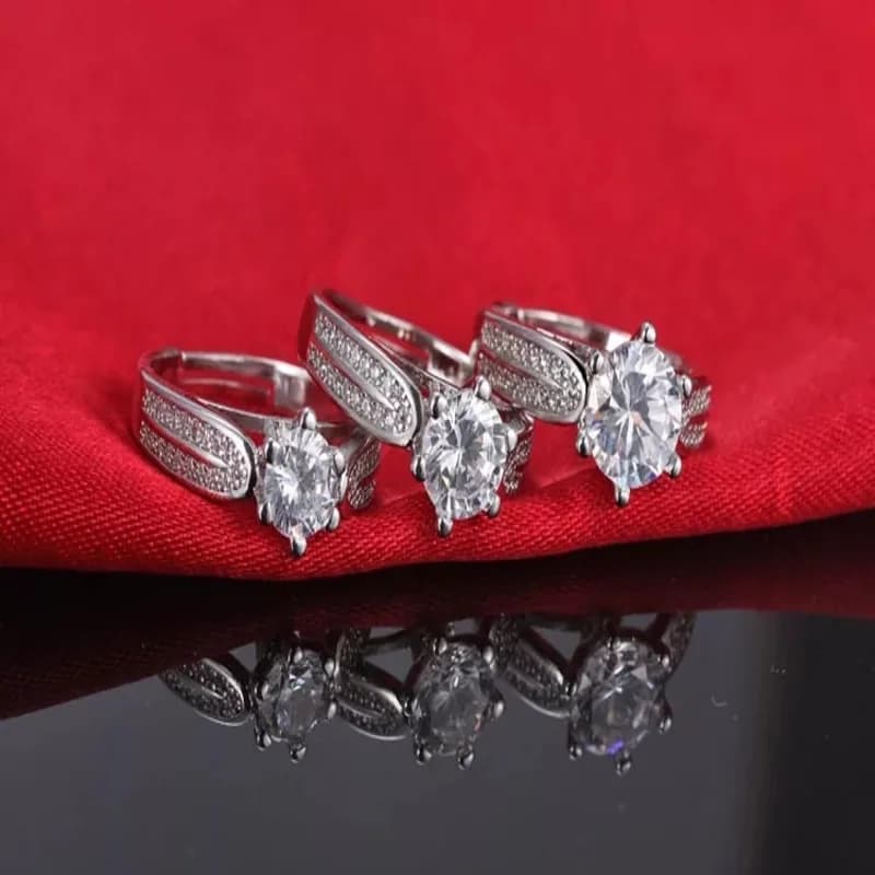 Sparkling Queen Star Ring