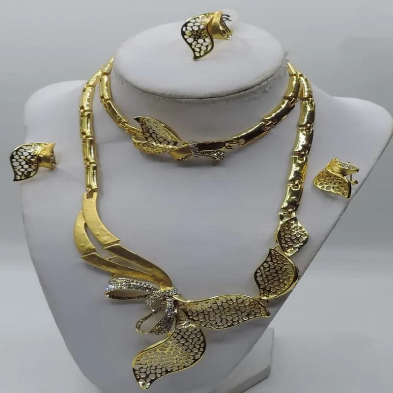 The Leaf and Bow Set