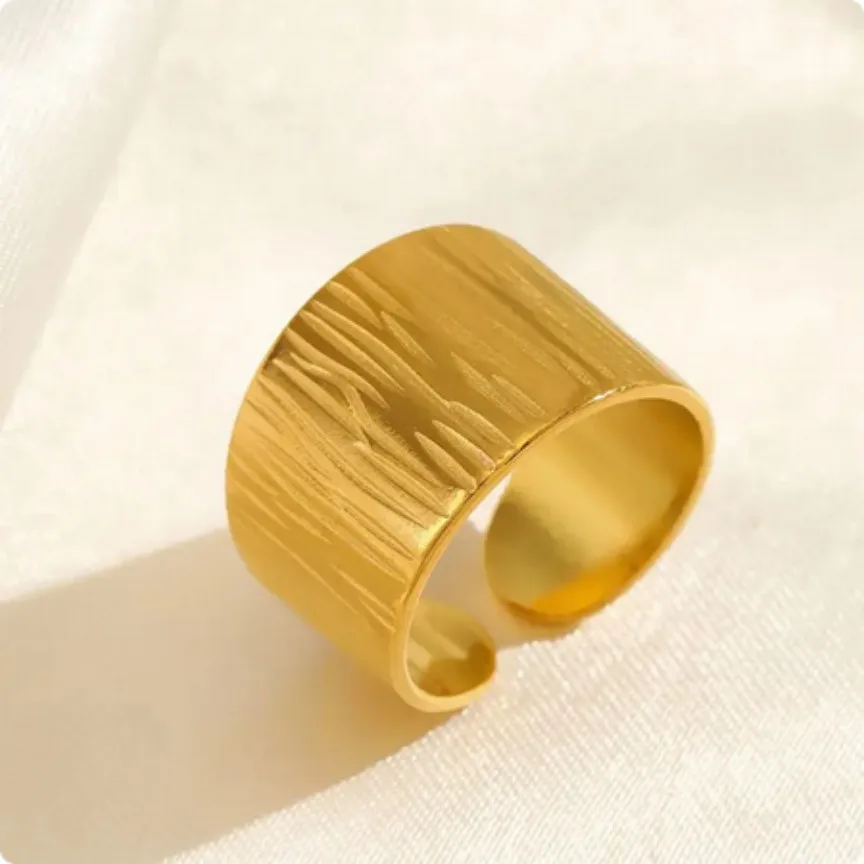 Attractive Gold Rings