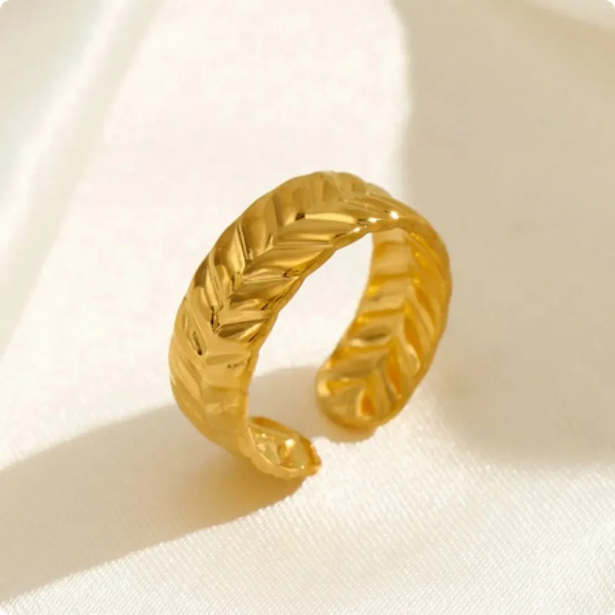 Attractive Gold Rings