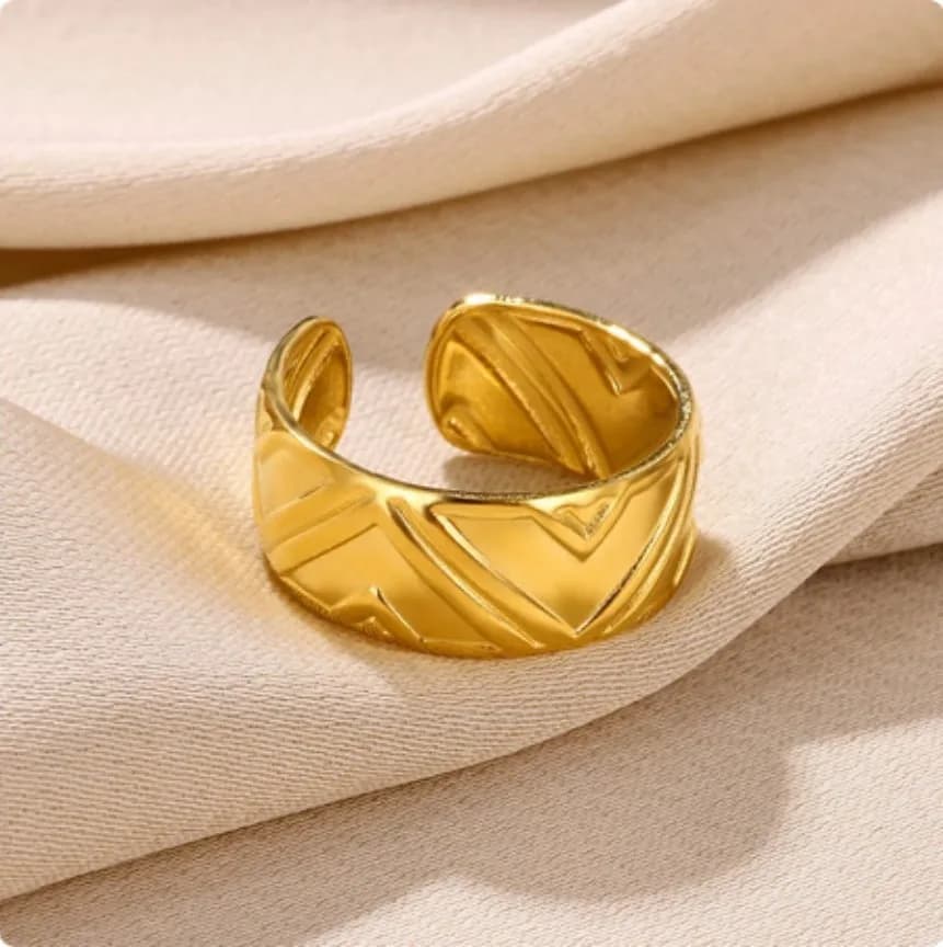 Engraved Triangle Ring