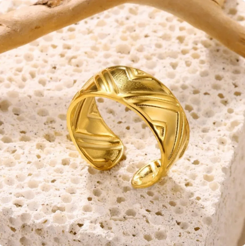 Engraved Triangle Ring