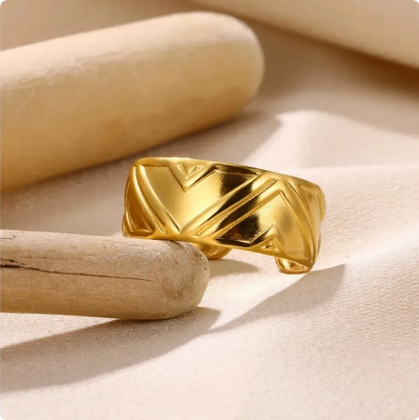 Engraved Triangle Ring