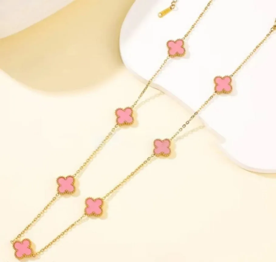 Dainty Gold Clover Pendant Necklace