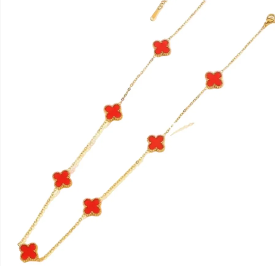 Dainty Gold Clover Pendant Necklace