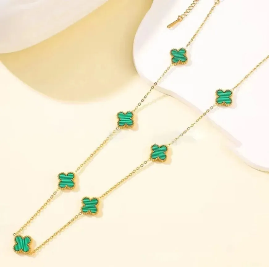 Dainty Gold Clover Pendant Necklace