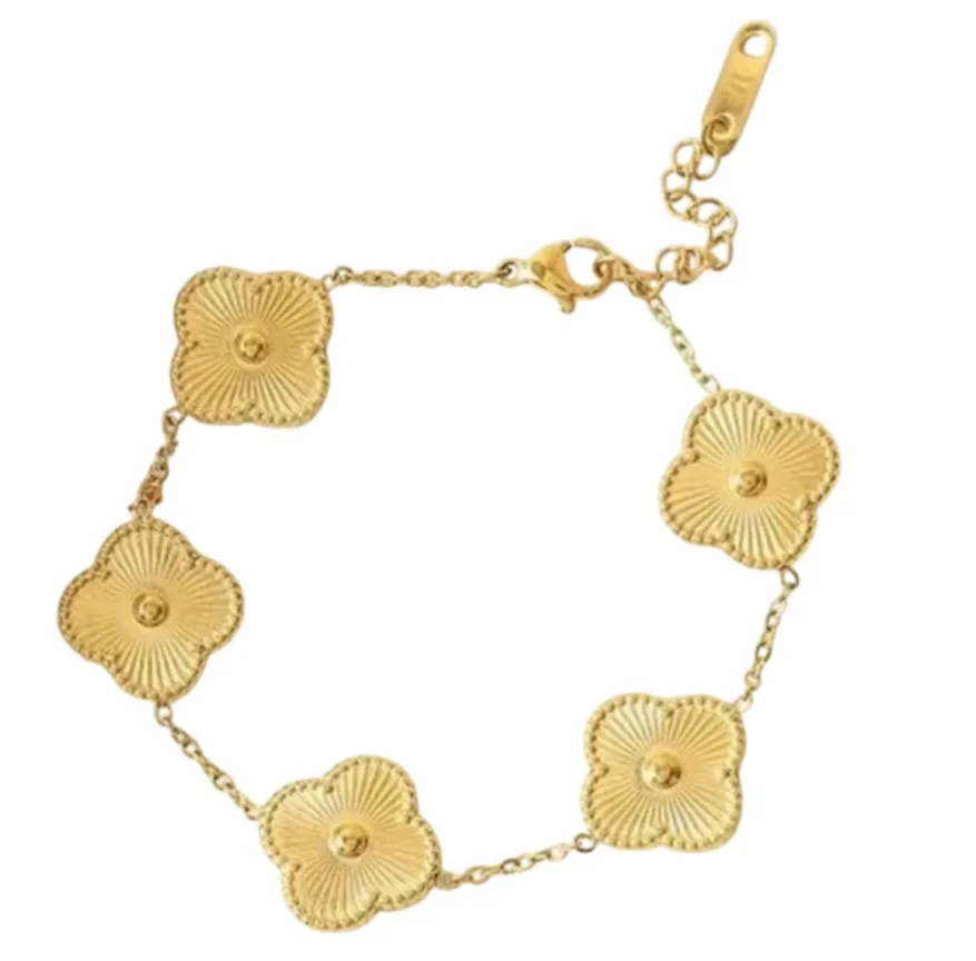 Luxury Vintage Alhambra Style Bracelet in Gold Tone